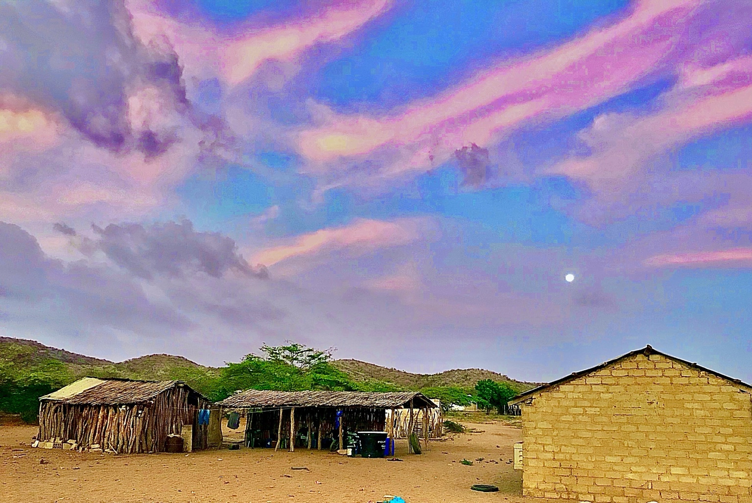 Viviendas tradicionales y paisaje de la comunidad de Ichipá